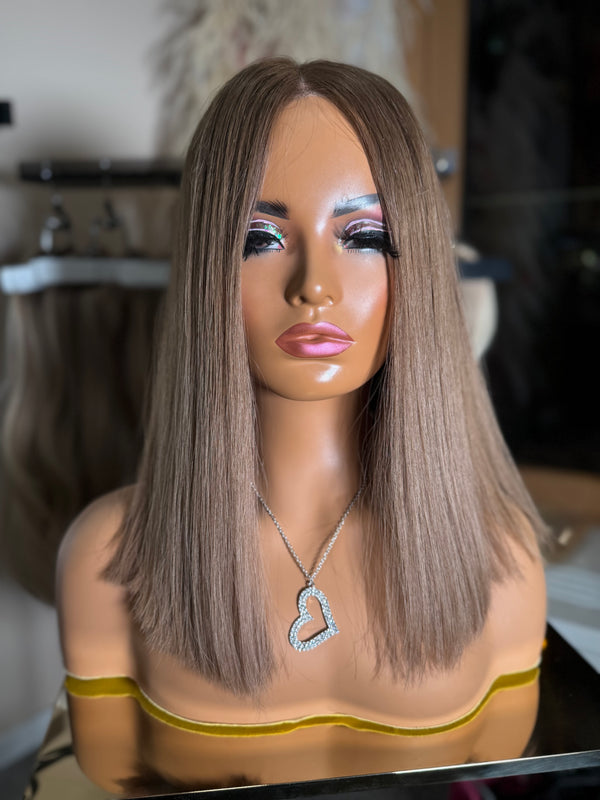 Lace Perücke extra volume Dunkelsand
