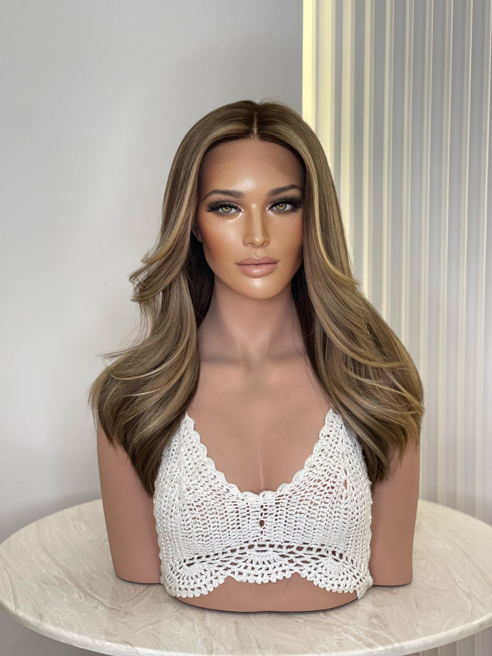 Braun mit blonden Highlights